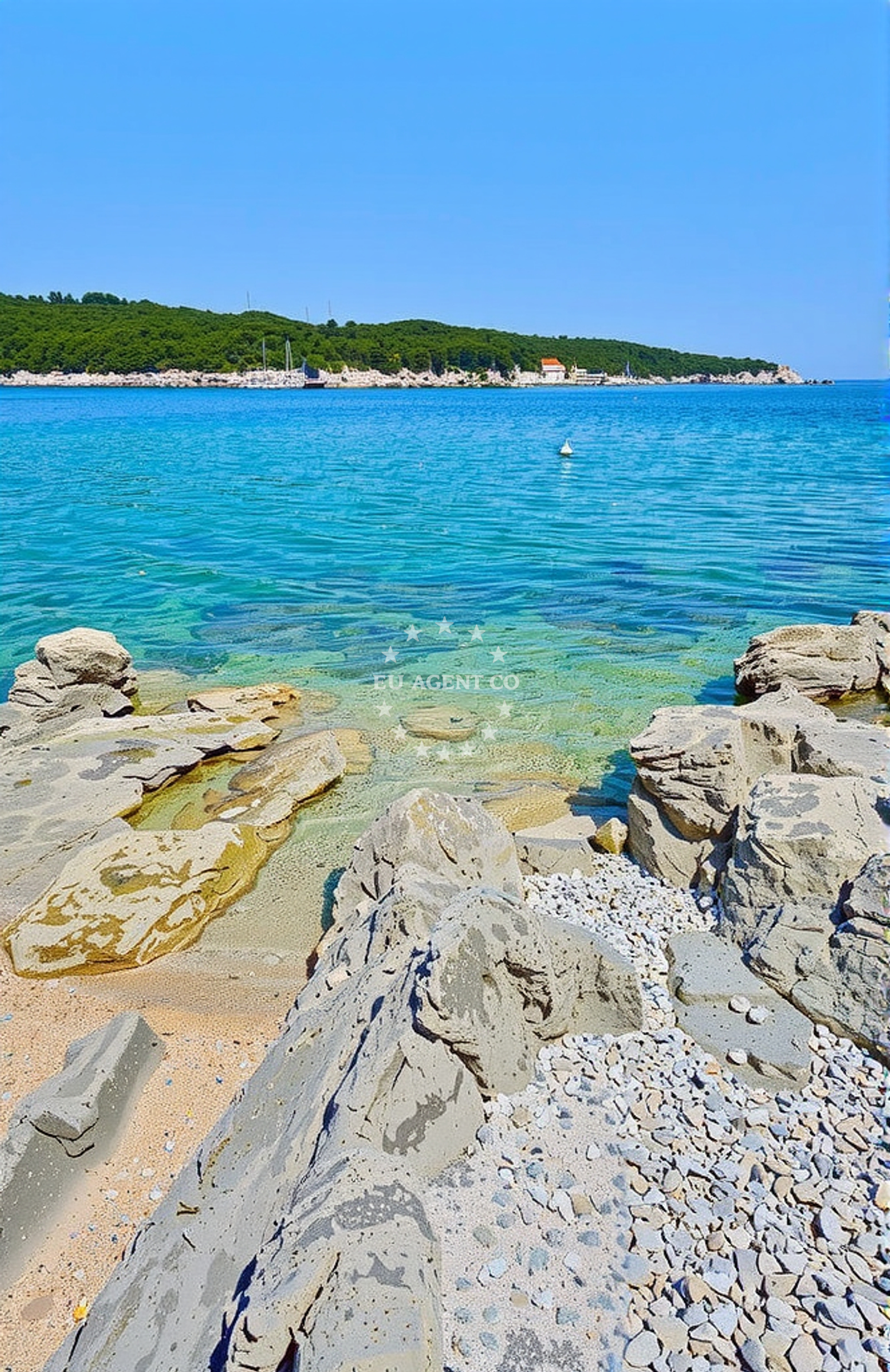 Shoreline and swimming area at Punta (dog beach), Šegotići Beach in Punta (plaža za pse)