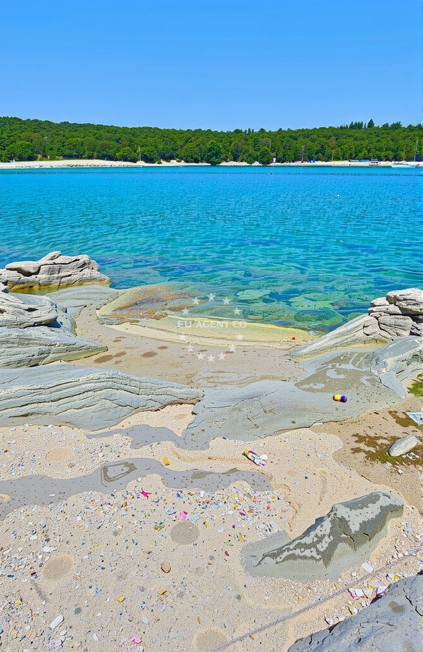 Beach facilities and surroundings at Punta (dog beach), Šegotići Beach in Punta (plaža za pse)
