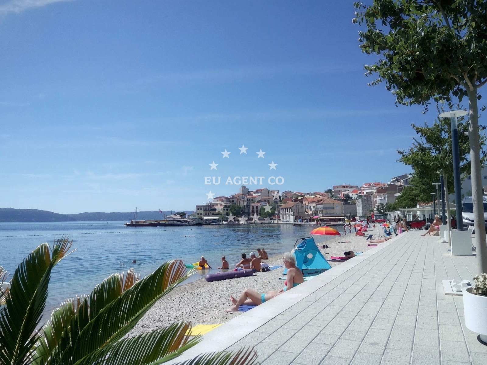 Shoreline and swimming area at Punta II beach in igrane 206/A, Igrane