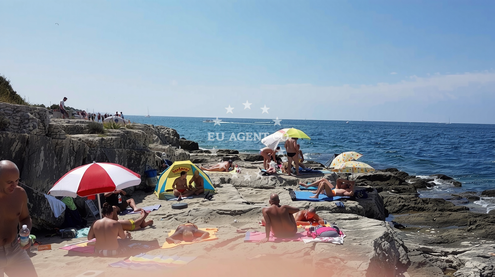 Beach facilities and surroundings at Punta Križ beach in Monsena 1, Rovinj