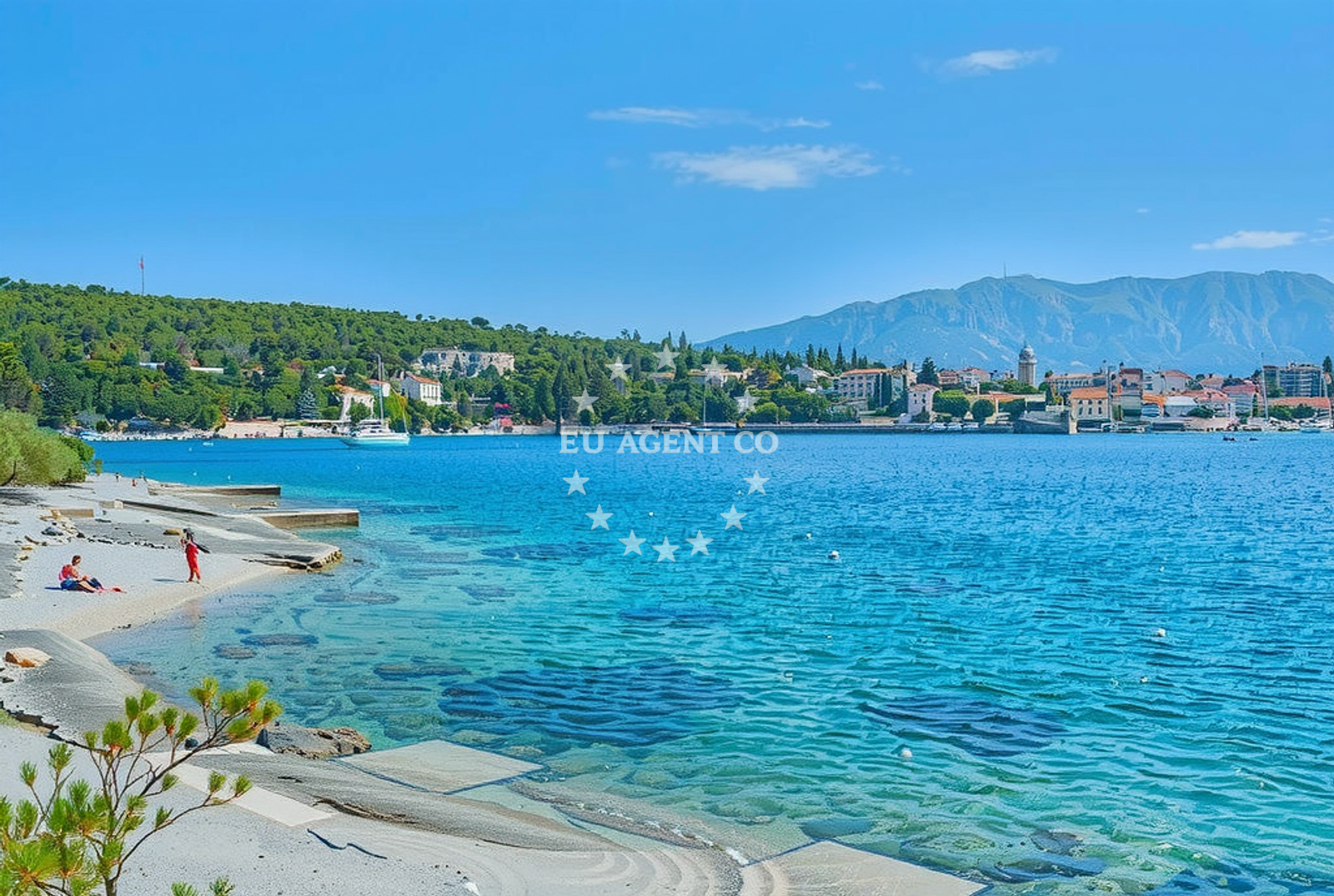 Shoreline and swimming area at Punta, Selca (Brač) Beach in Punta