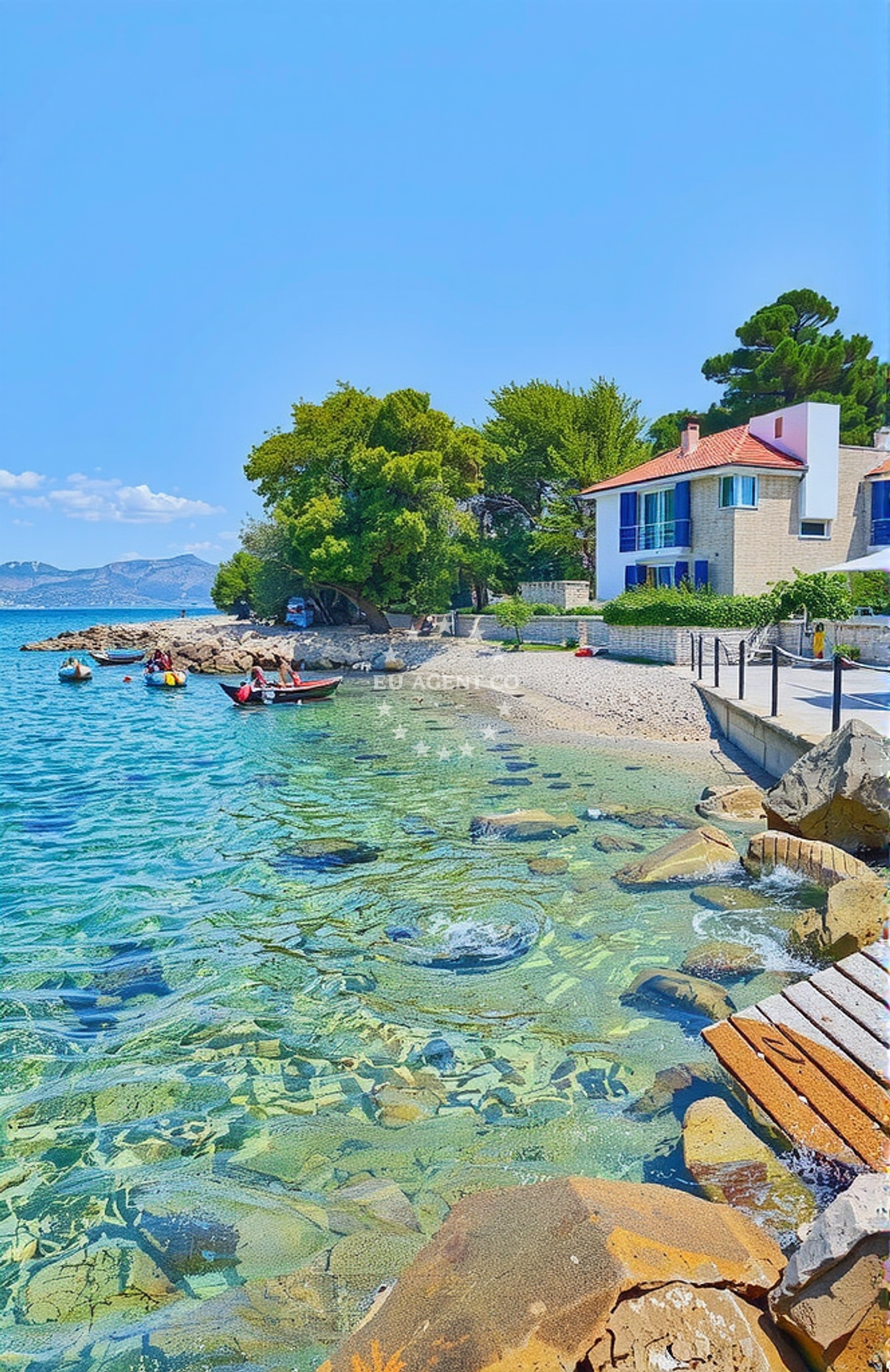 Shoreline and swimming area at Punta, Supetar (Brač) Beach in Punta