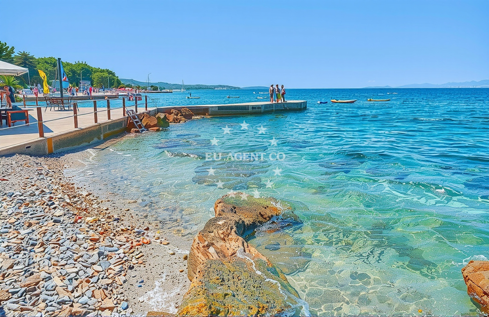 Beach facilities and surroundings at Punta, Supetar (Brač) Beach in Punta