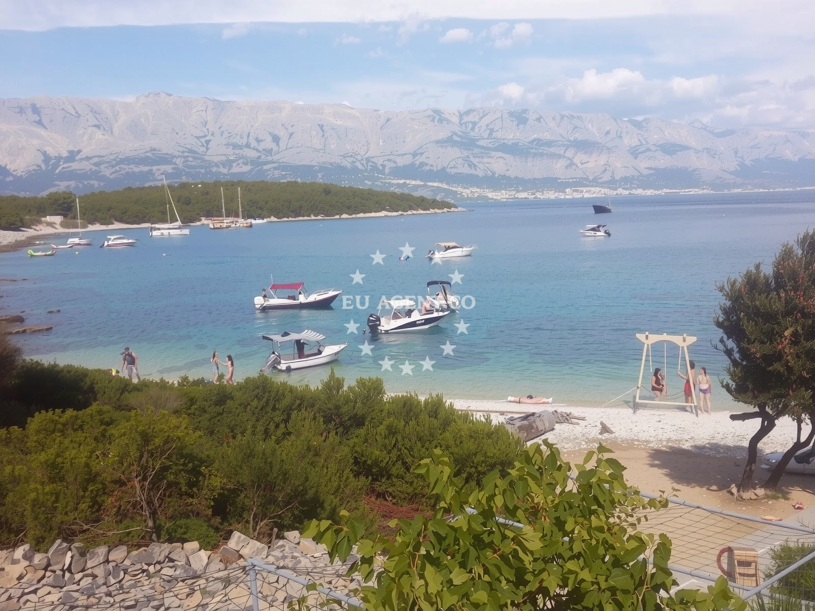 Additional view of Puntica beach in Šolova 2, Sumartin