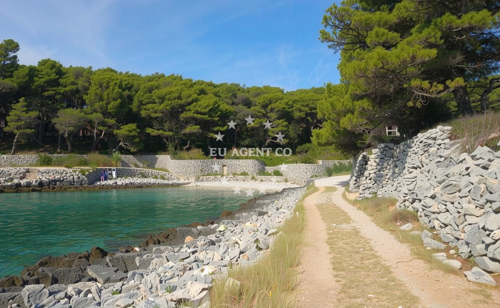 Beach facilities and surroundings at Puntica II beach in Put Pojatice, Sumartin