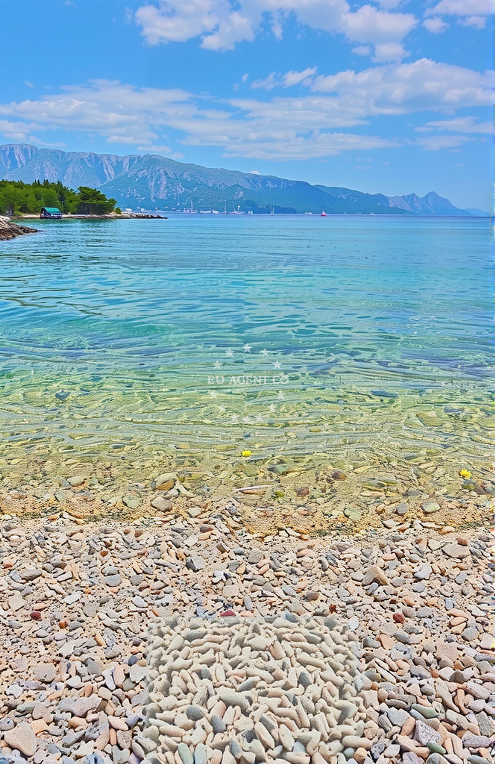 Additional view of Puntica II beach in Put Pojatice, Sumartin