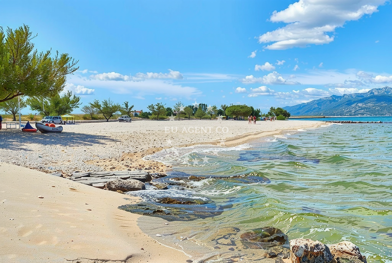 Shoreline and swimming area at Puntica, Ražanac Beach in Puntica