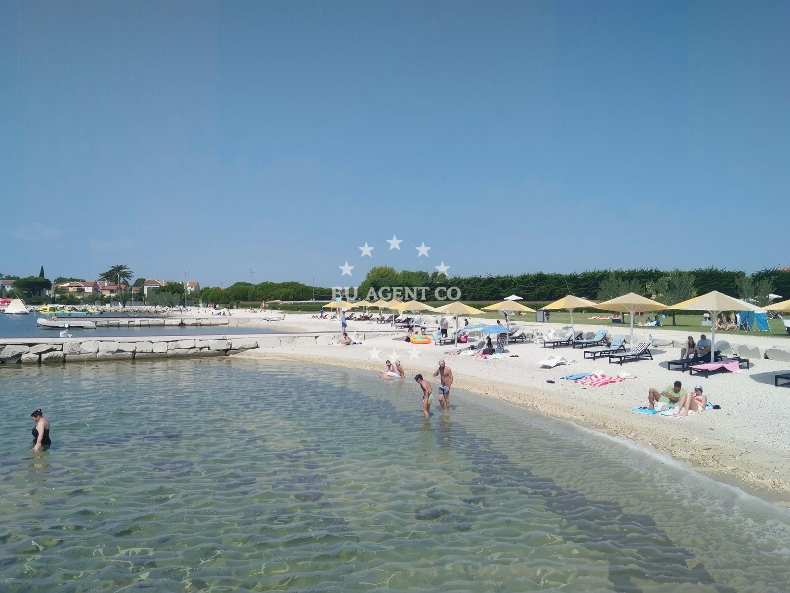 Overview of Punto Mare beach
