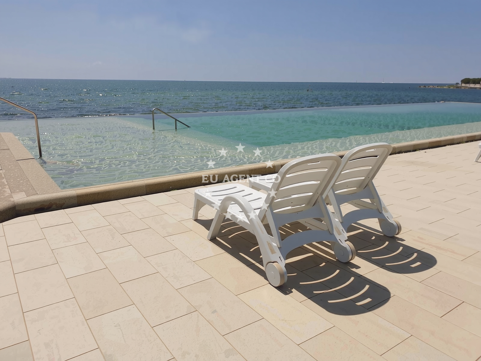 Additional view of Punto Mare beach