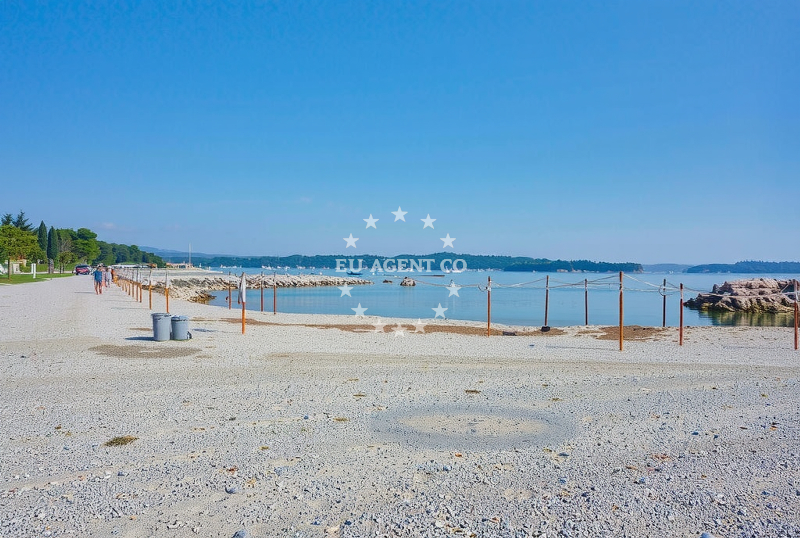Additional view of Punto Mare beach