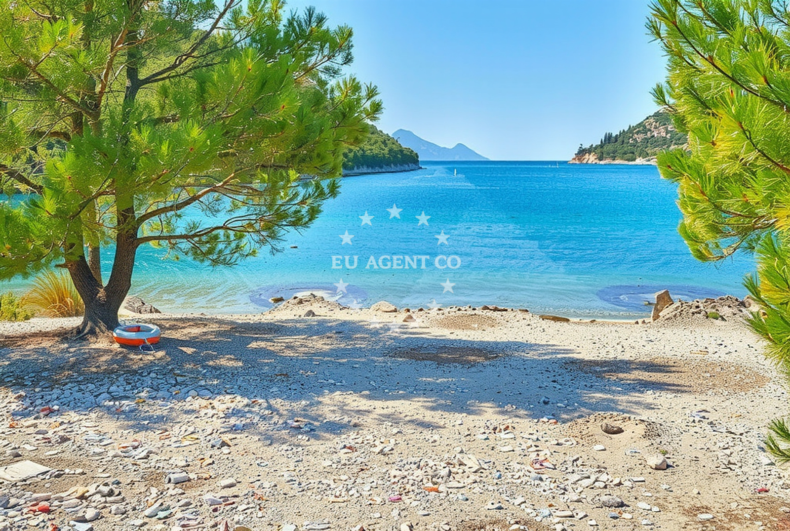 Beach facilities and surroundings at Raba: beaches and coves (1) in Raba