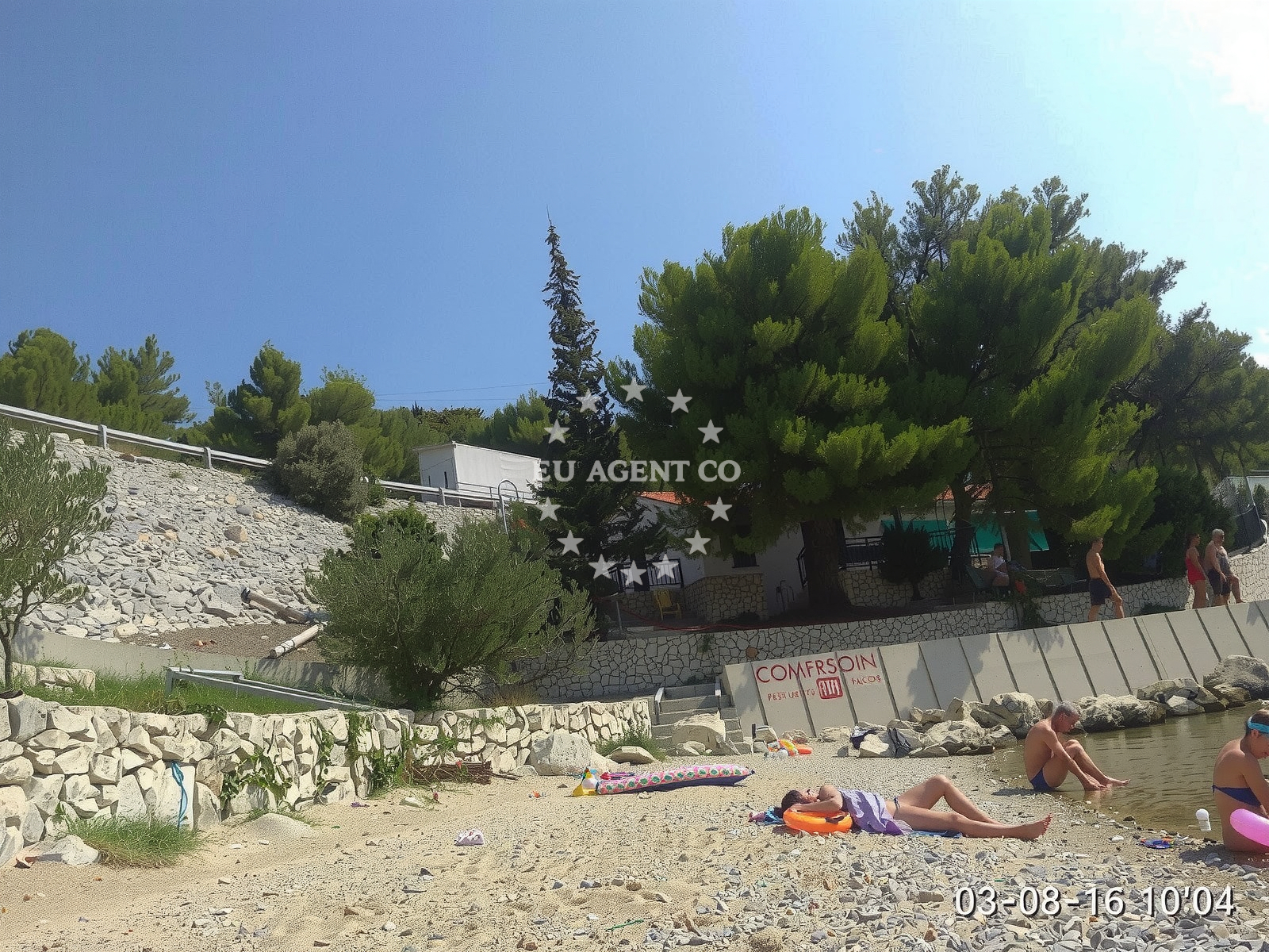 Beach facilities and surroundings at Radalj beach in Radalj, Klek