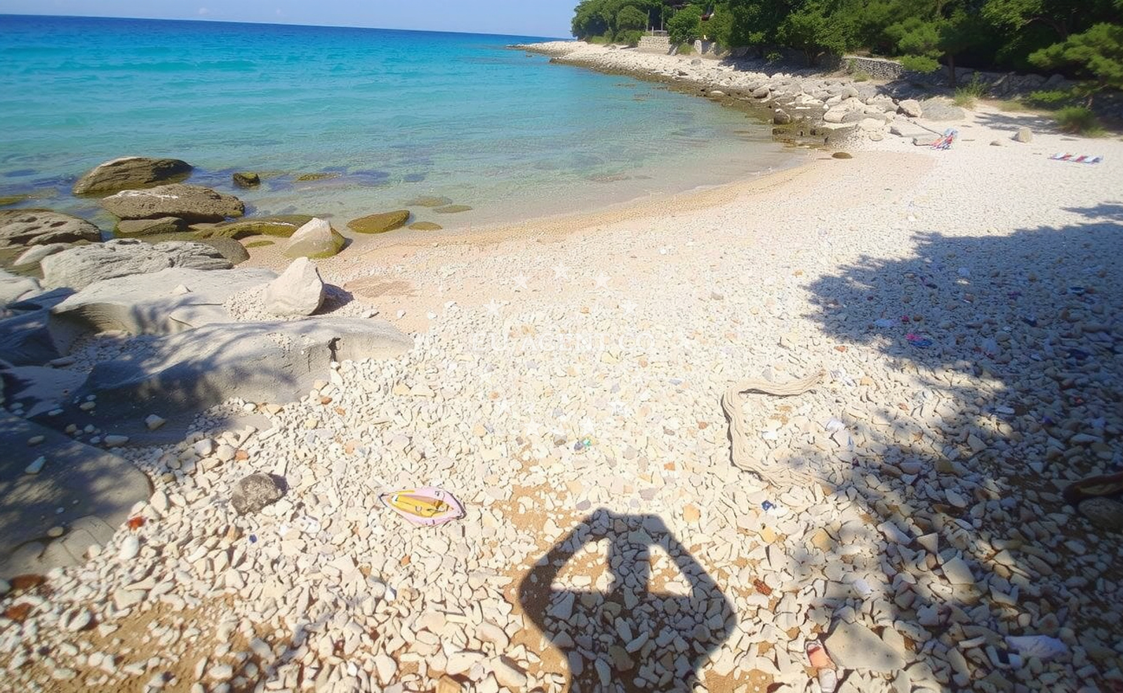 Additional view of Raphael beach in Samorašnji 98, Škuncini stani, Novalja