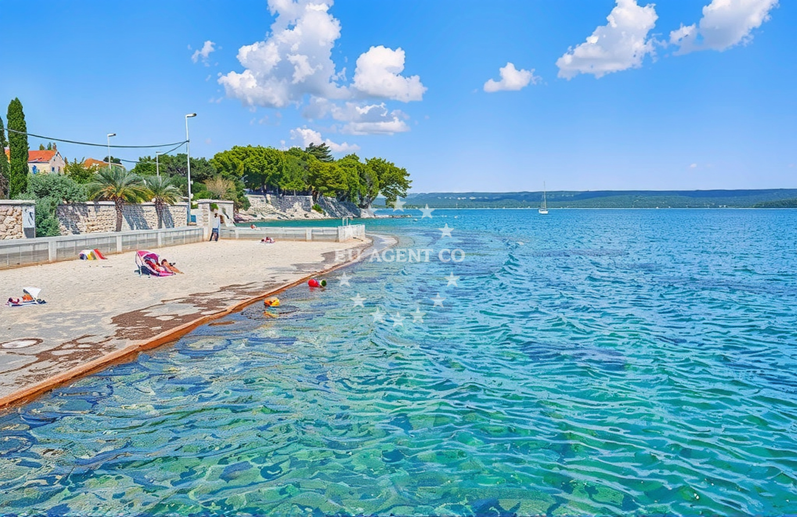 Shoreline and swimming area at Rapoća, Nerezine (Lošinj) Beach in Rapoća