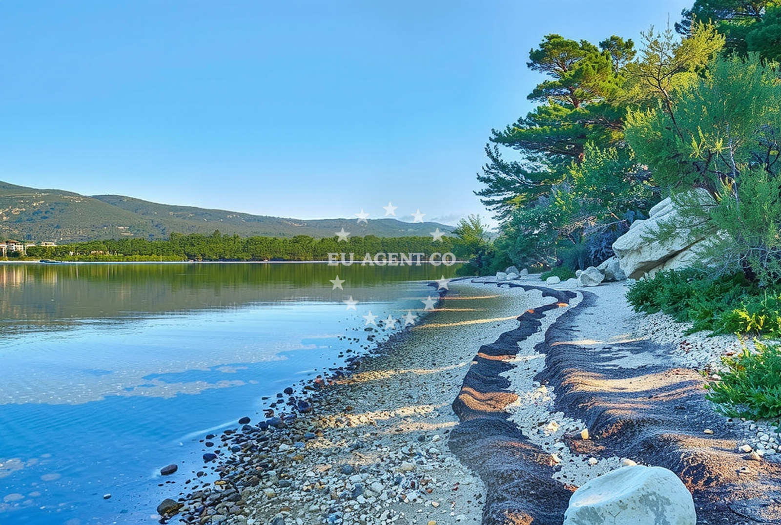 Shoreline and swimming area at Raškova, Pridraga Beach in Raškova