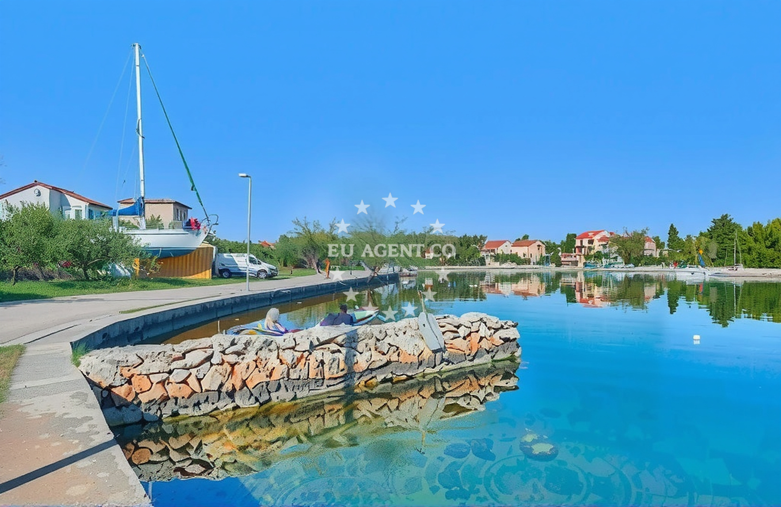 Additional view of Raslina jug, Raslina Beach in Raslina jug