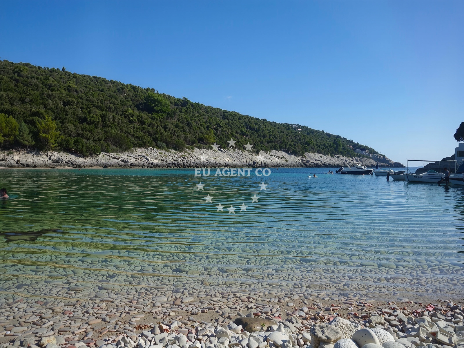 Beach facilities and surroundings at Rasohatica beach in 8 Lumbarda, Lumbarda