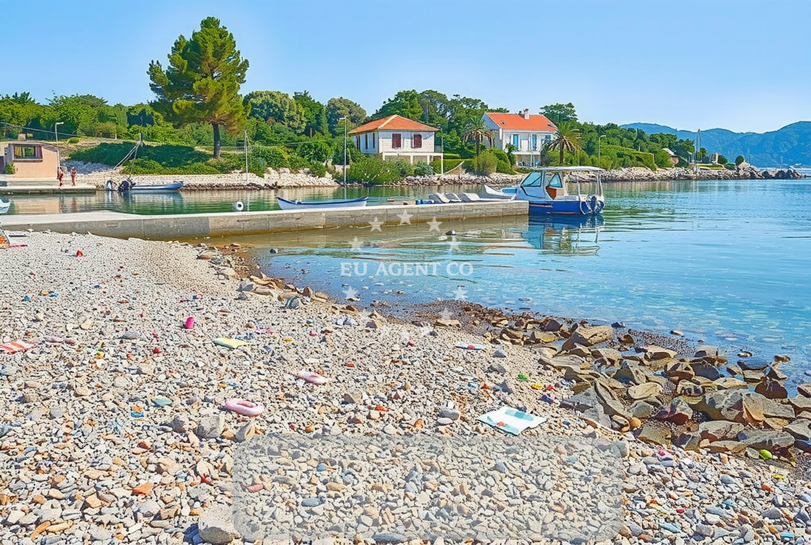 Beach facilities and surroundings at Rat, Sreser Beach in Rat