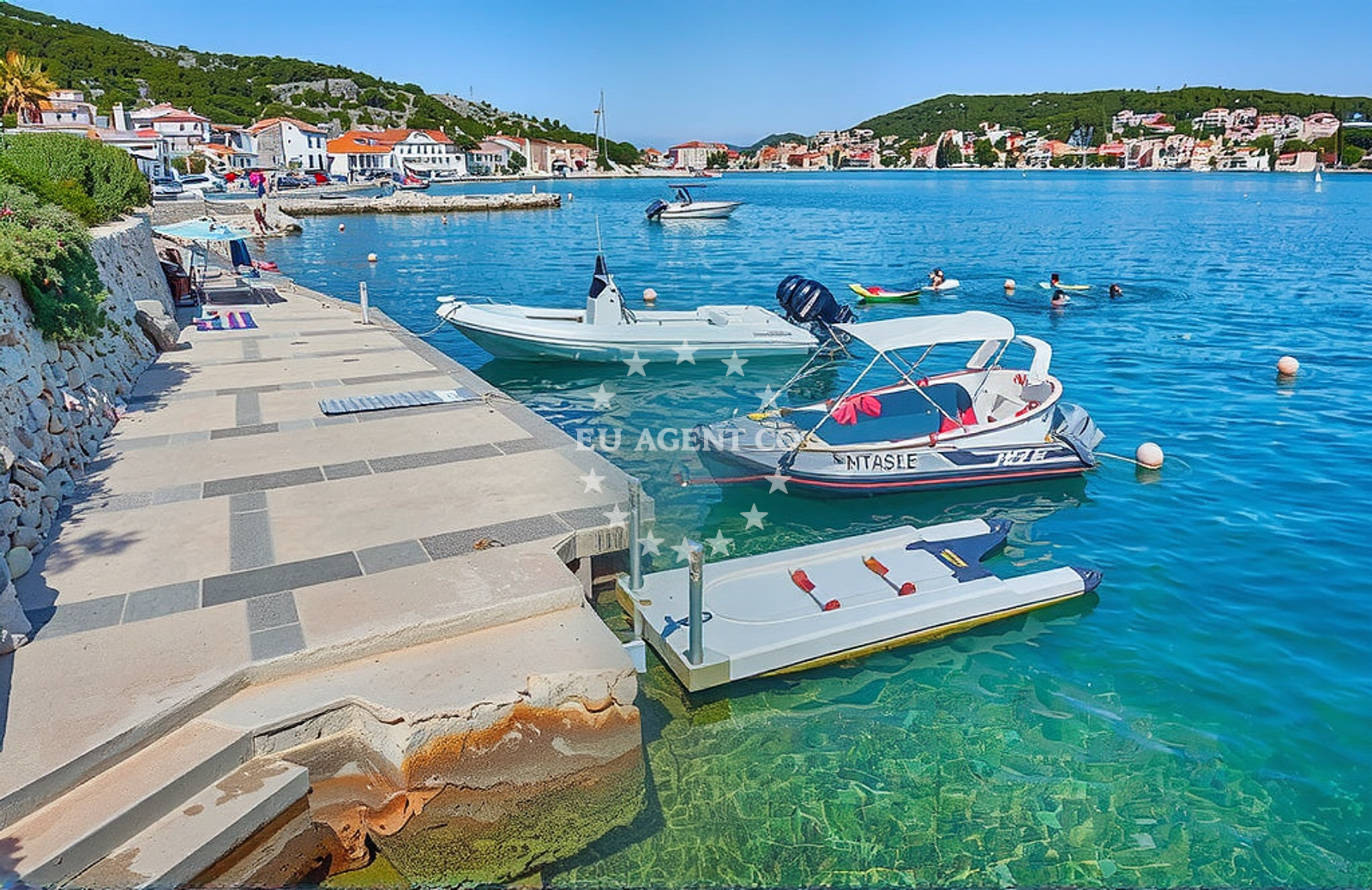 Shoreline and swimming area at Rat, Tisno (Murter) Beach in Rat