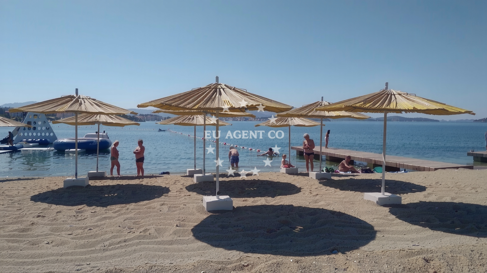 Shoreline and swimming area at Rezaliste beach in Ul. Kamenita 2, Brodarica