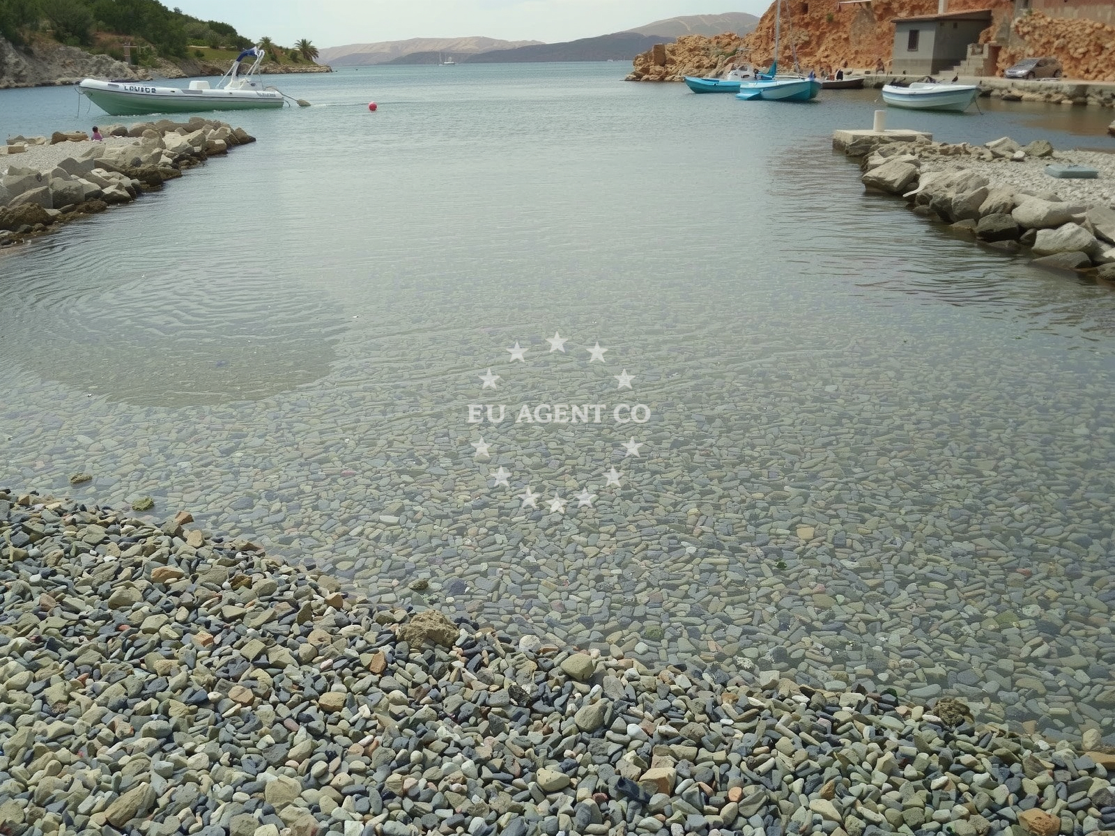 Sea and coastal view of Ribarica beach II in Bojna draga 19, Karlobag