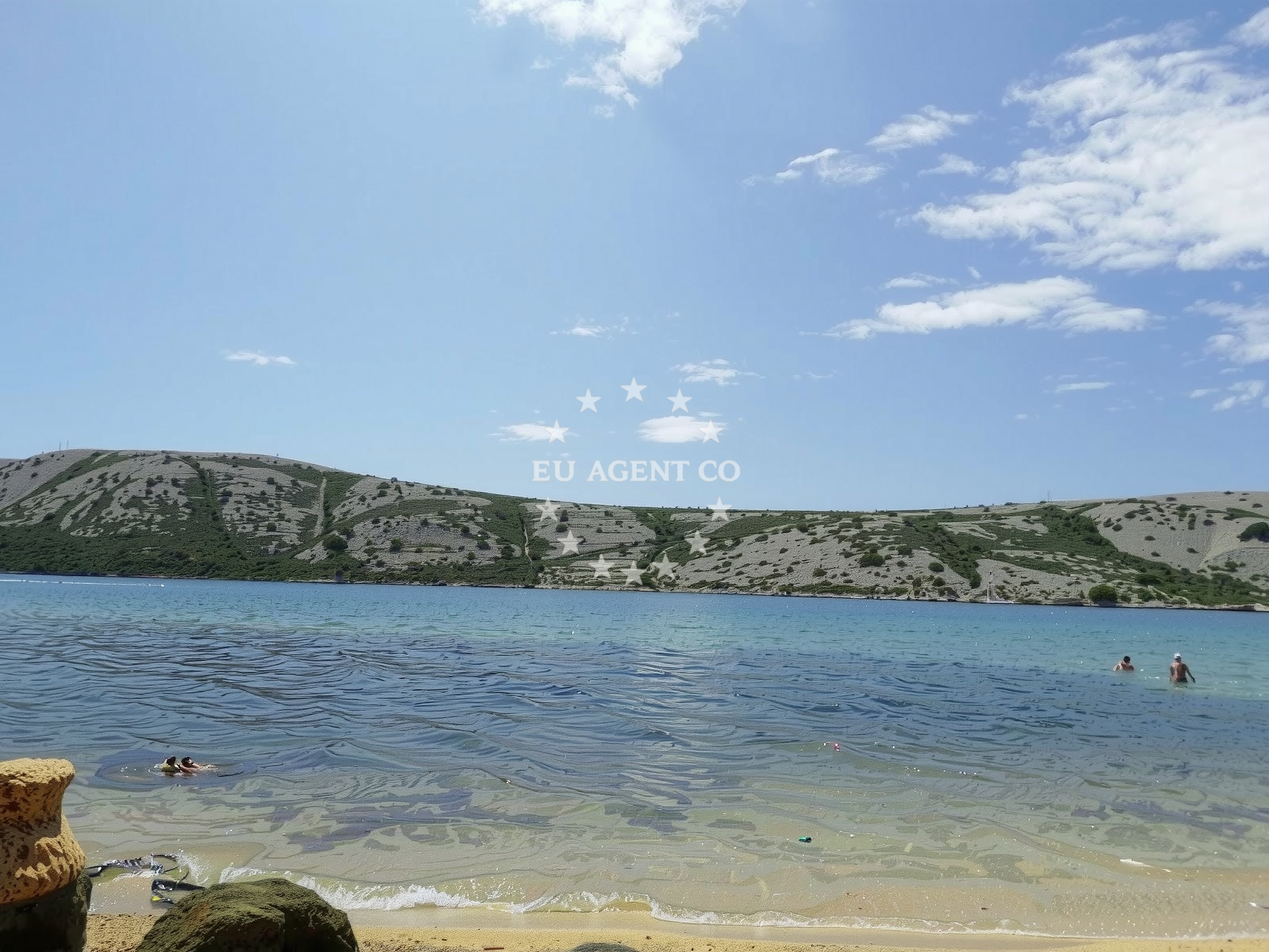 Overview of Ribon beach in 574 Barbat, Rab