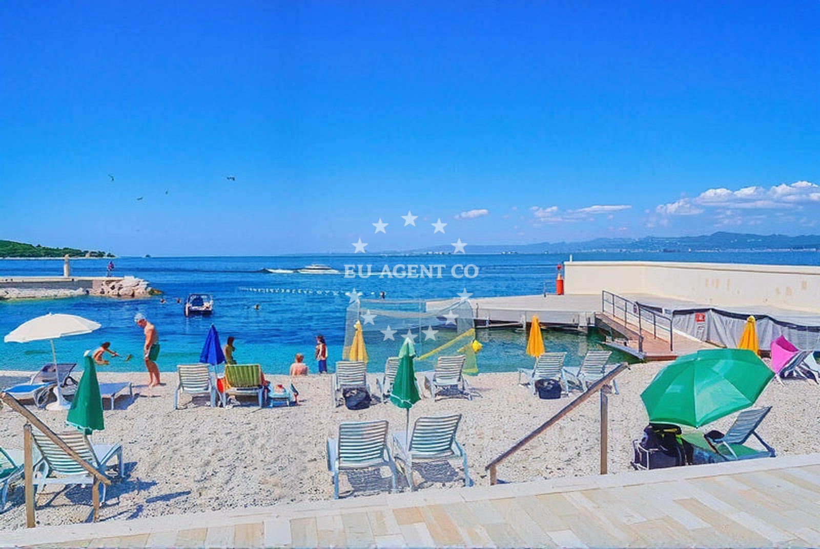 Beach facilities and surroundings at Rot, Postira (Brač) Beach in Rot