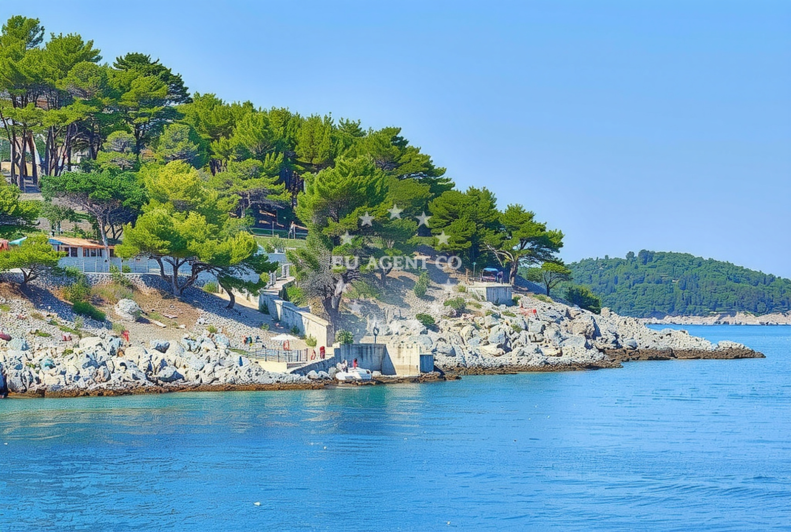 Beach facilities and surroundings at Rovenska zapad, Veli Lošinj (Lošinj) Beach in Rovenska zapad