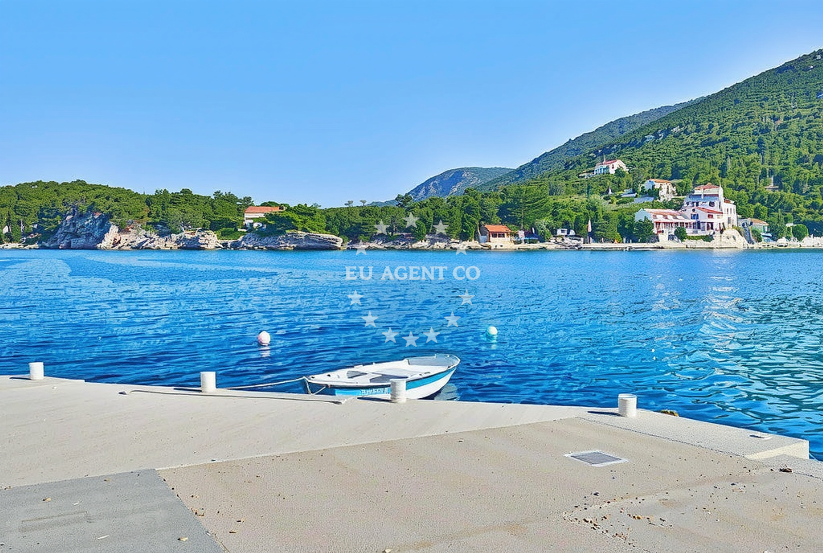 Beach facilities and surroundings at Rubin, Zastražišće (Hvar) Beach in Rubin