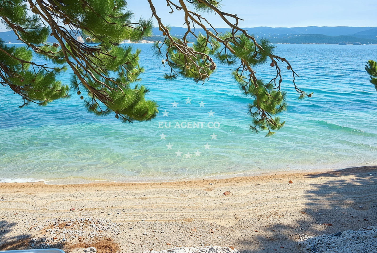 Beach facilities and surroundings at Ruskamen istok, Lokva Rogoznica Beach in Ruskamen istok