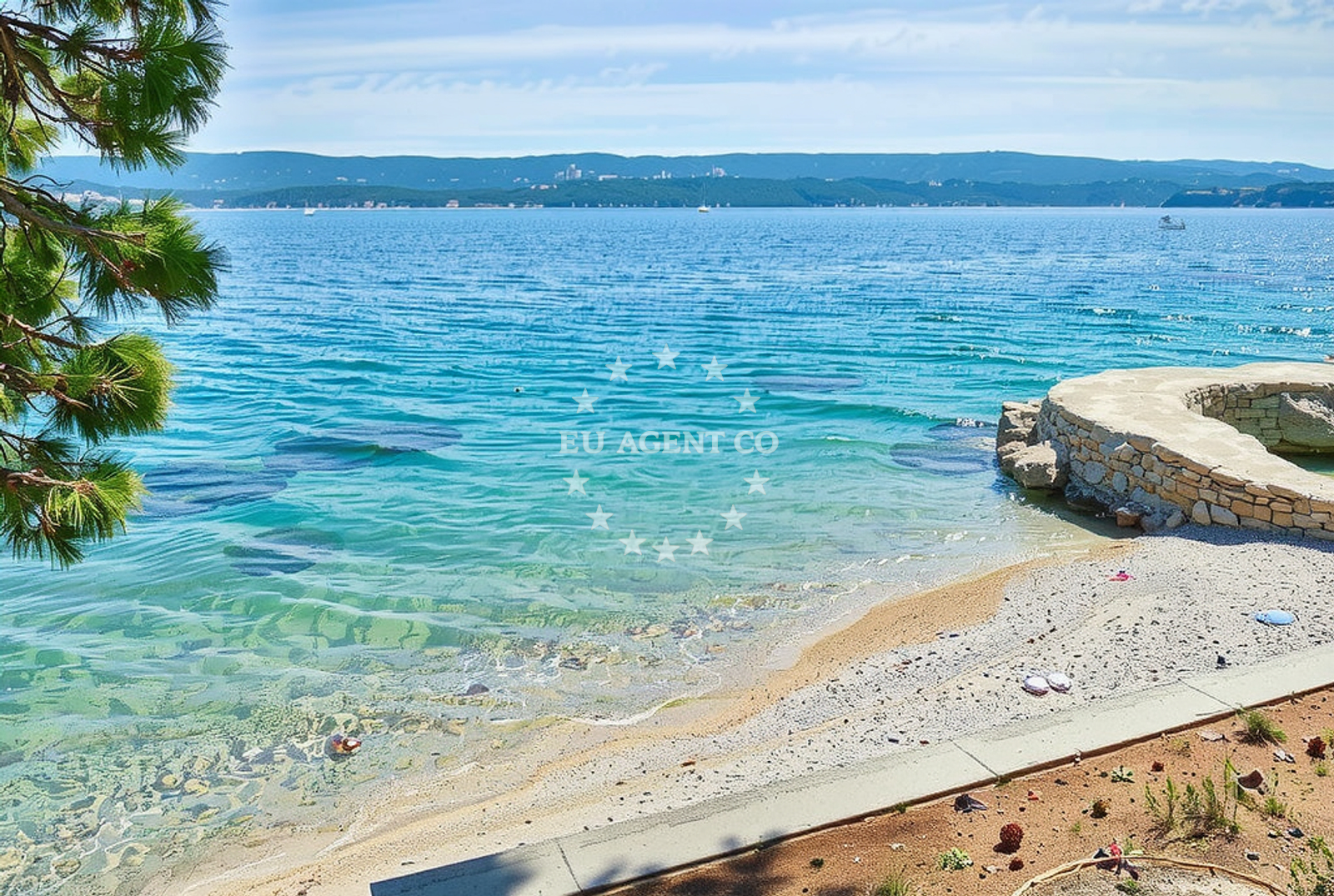 Shoreline and swimming area at Ruskamen zapad, Lokva Rogoznica Beach in Ruskamen zapad