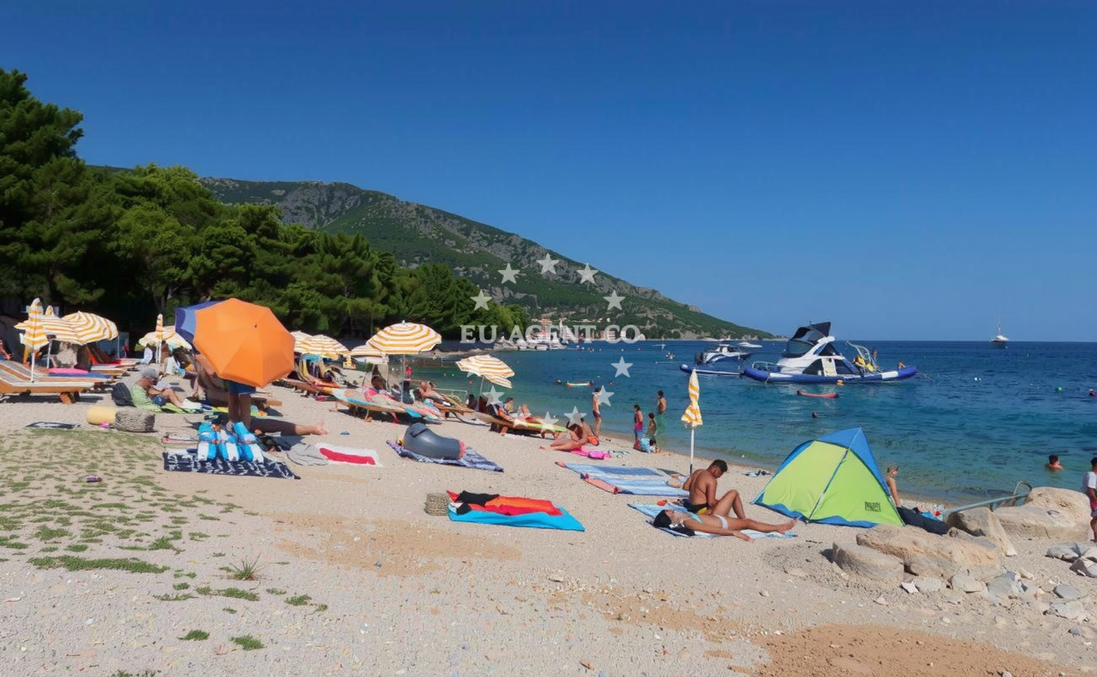 Beach facilities and surroundings at Ruza beach in 1 Hrvatskih Domobrana, Bol