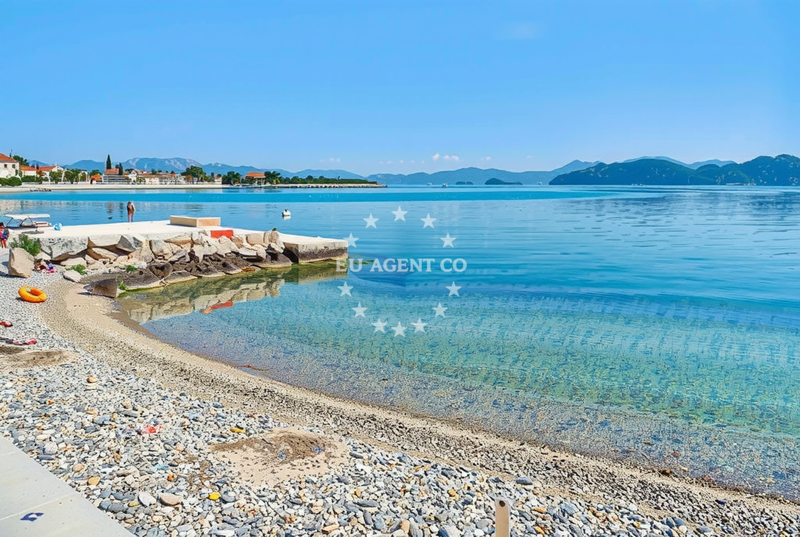 Beach facilities and surroundings at Ruža vjetrova, Drače Beach in Ruža vjetrova