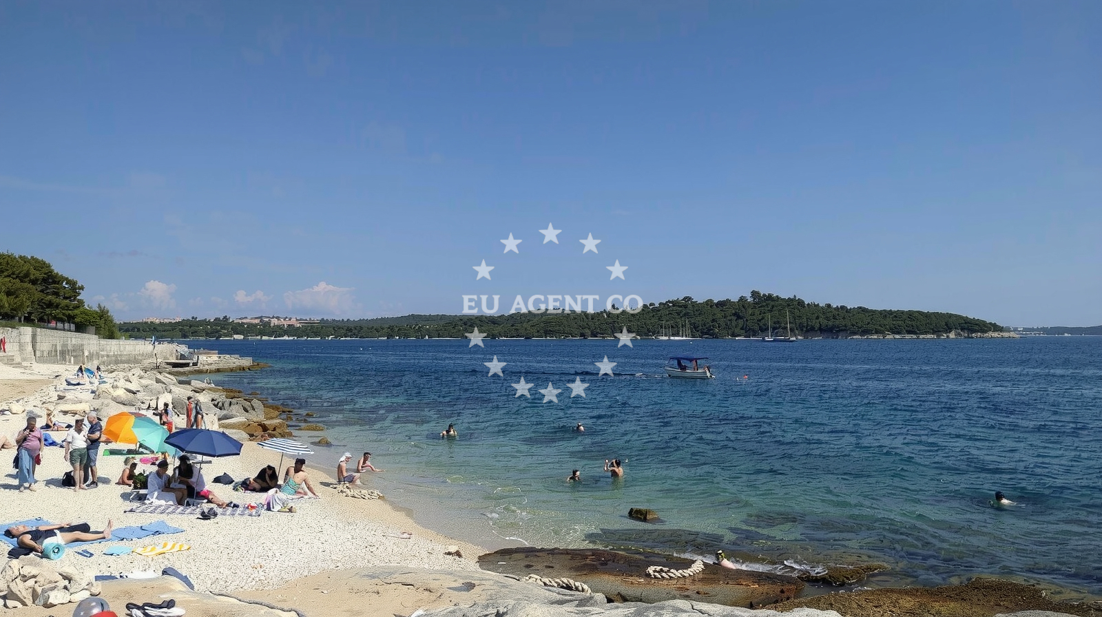 Overview of Saint Jerolim Beach in Puntižela 79, Pula