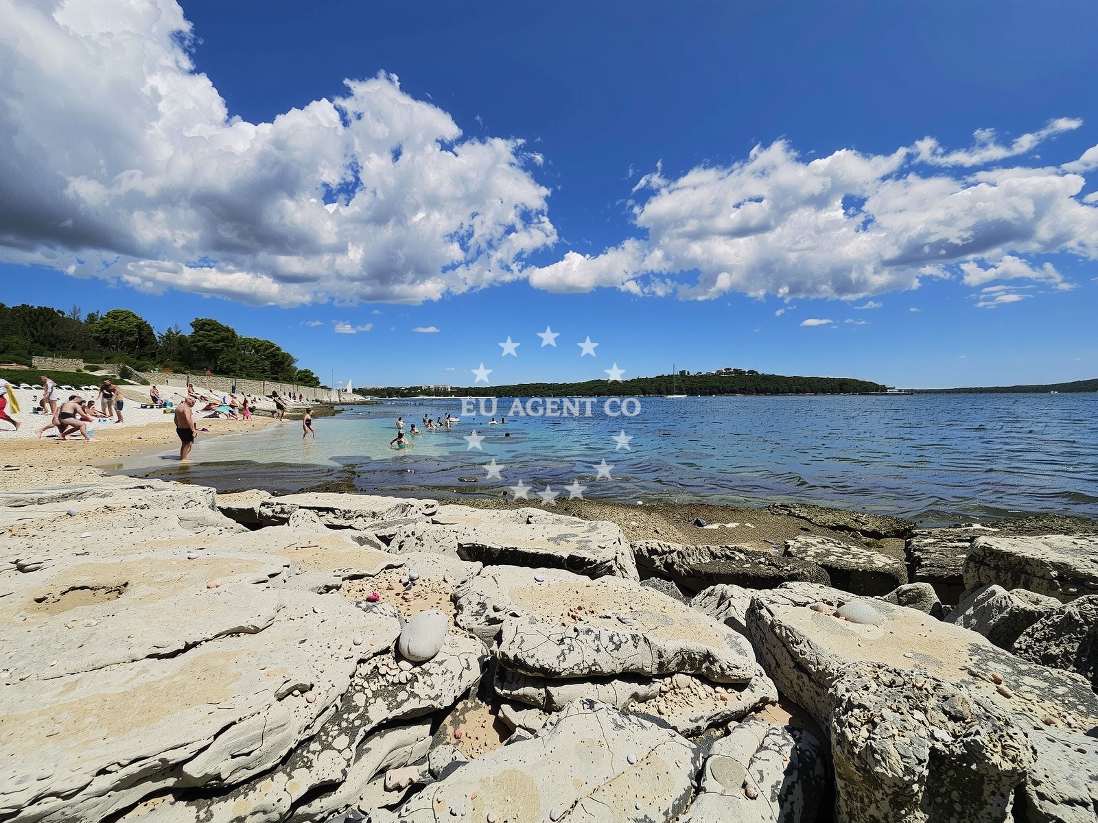 Sea and coastal view of Saint Jerolim Beach in Puntižela 79, Pula