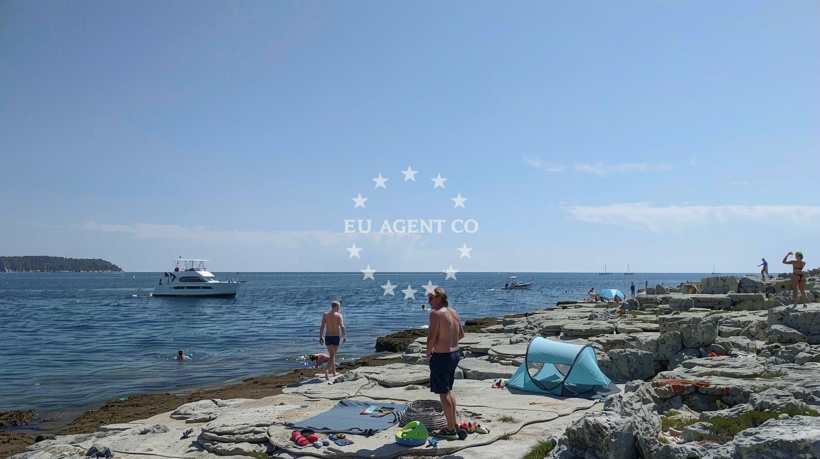Beach facilities and surroundings at Saint Jerolim Beach in Puntižela 79, Pula