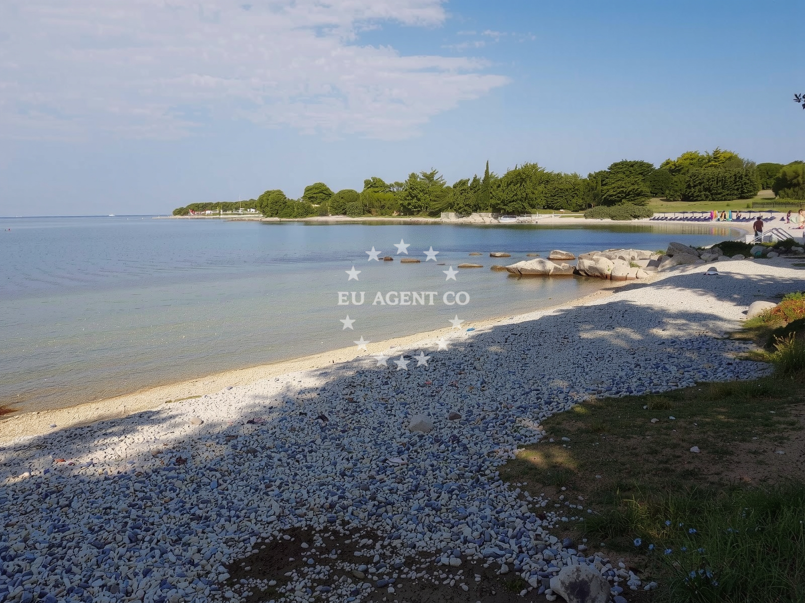 Shoreline and swimming area at Saladinka beach in Podupci 24, Poreč