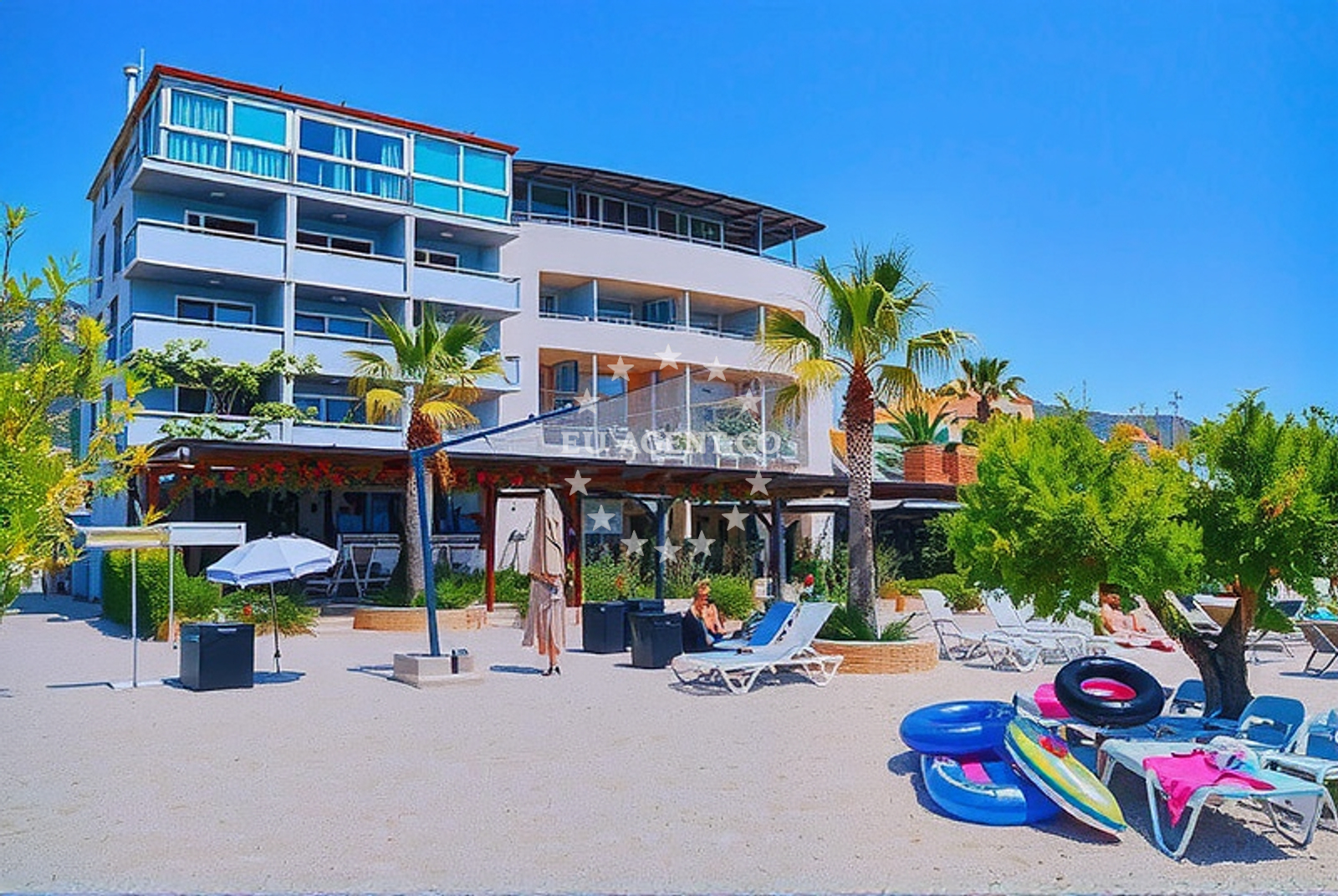 Beach facilities and surroundings at San Antonio, Podstrana - Miljevac Beach in San Antonio