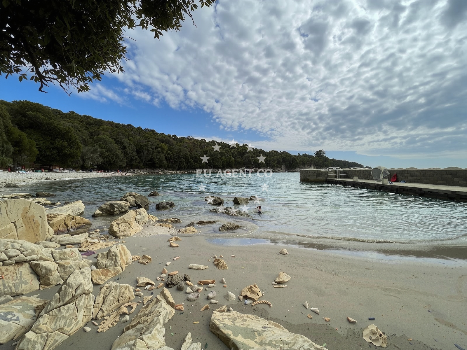 Shoreline and swimming area at Sand Beach Jurjevica in Gager 239A, Jakišnica