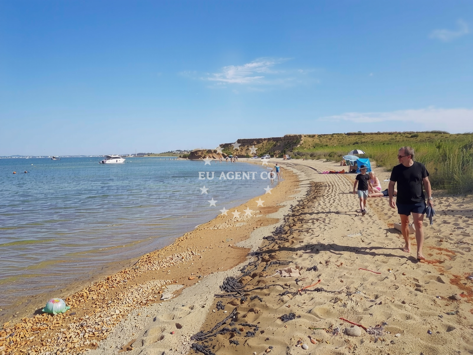 Beach facilities and surroundings at Sandy Beach Privlaka in 10 Put Gaja, Privlaka