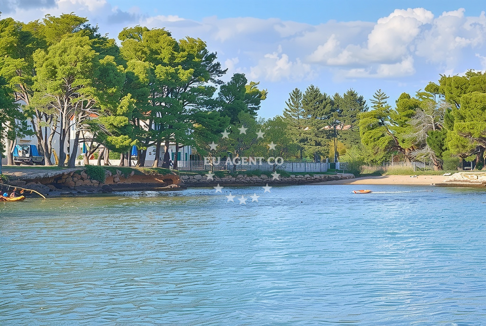 Shoreline and swimming area at Šapavac istok, Vir (Vir) Beach in Šapavac istok