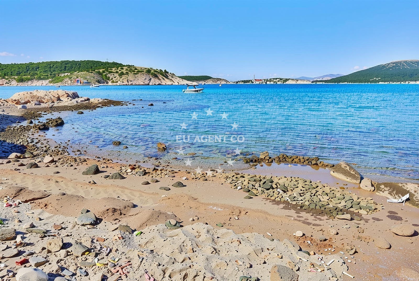 Beach facilities and surroundings at Saramić 4, Lopar (Rab) Beach in Saramić 4