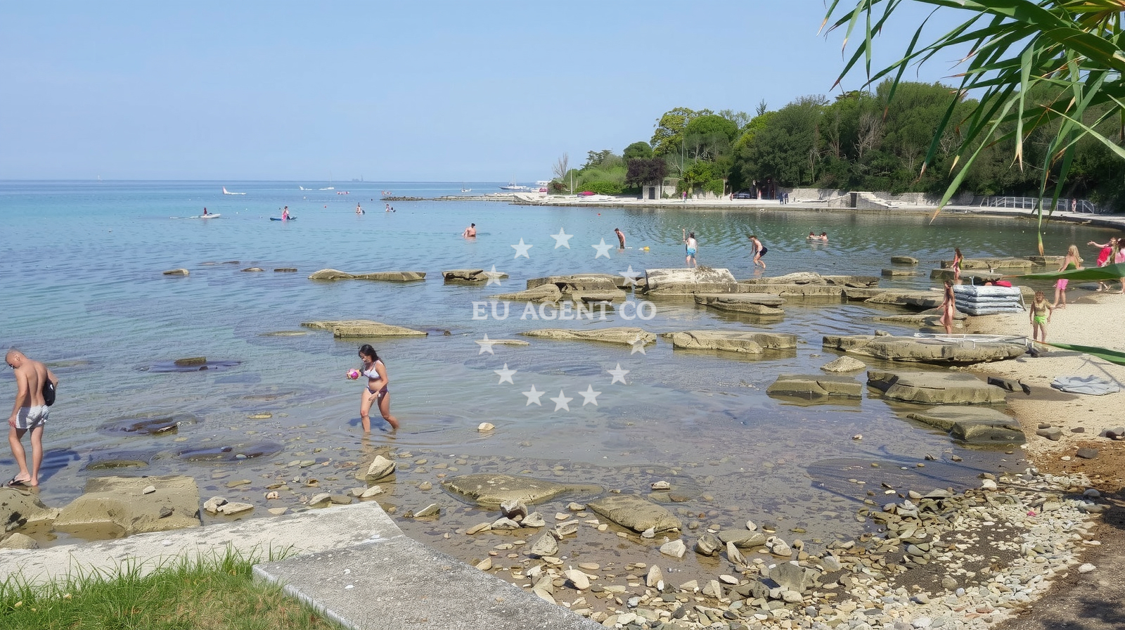 Shoreline and swimming area at Savudrija beach in Ravna dolina 31, Savudrija