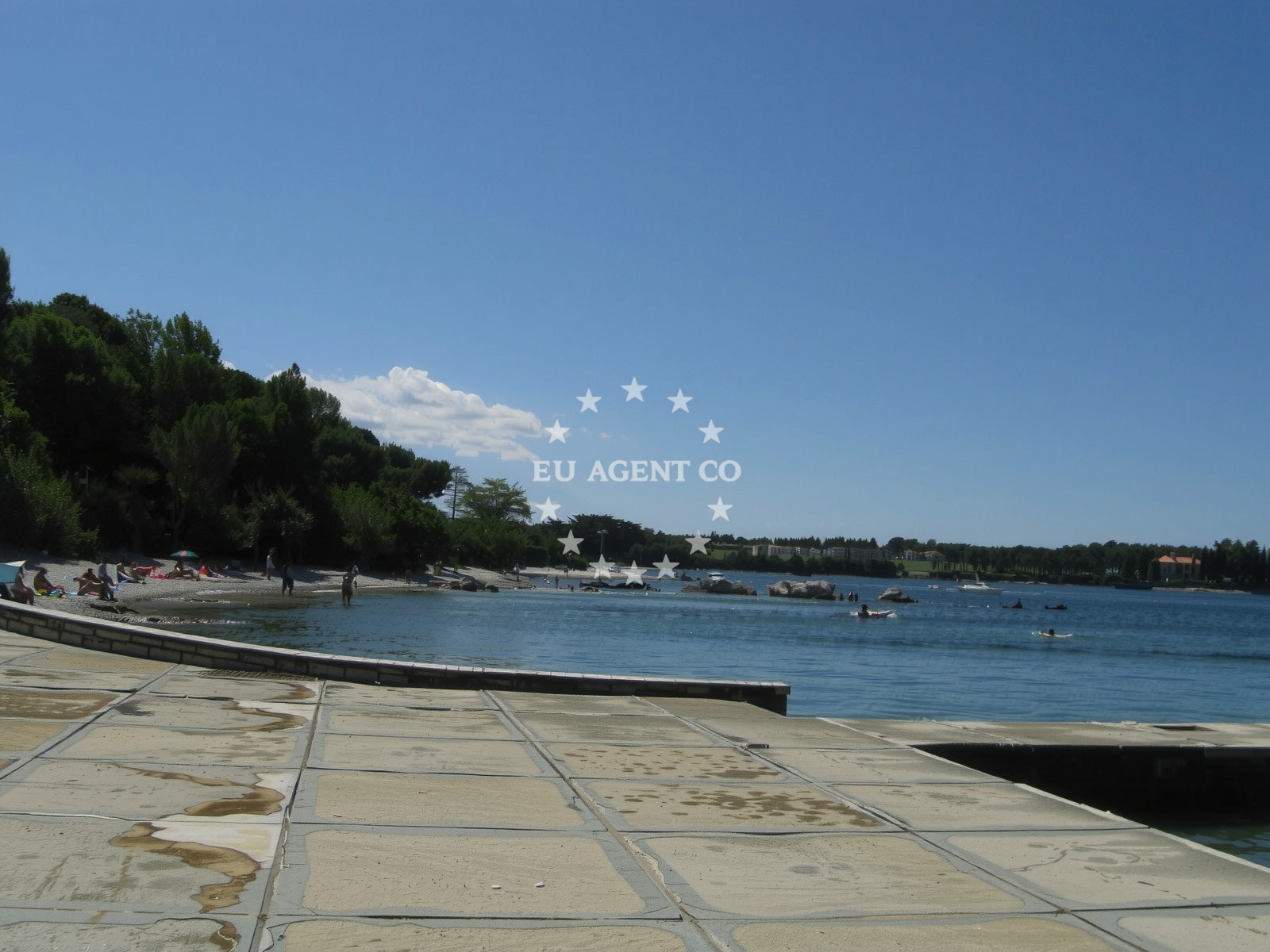 Beach facilities and surroundings at Savudrija beach in Ravna dolina 31, Savudrija