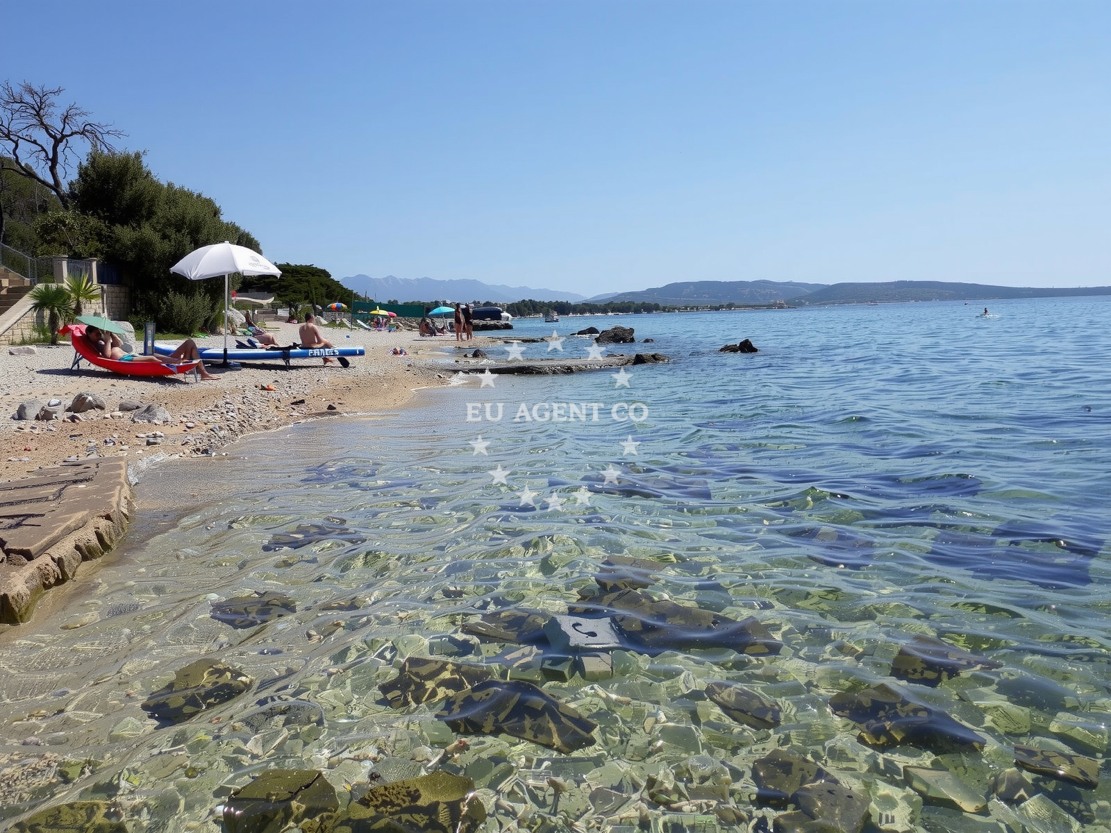 Shoreline and swimming area at Scare beach in 14 A-17, Gajac
