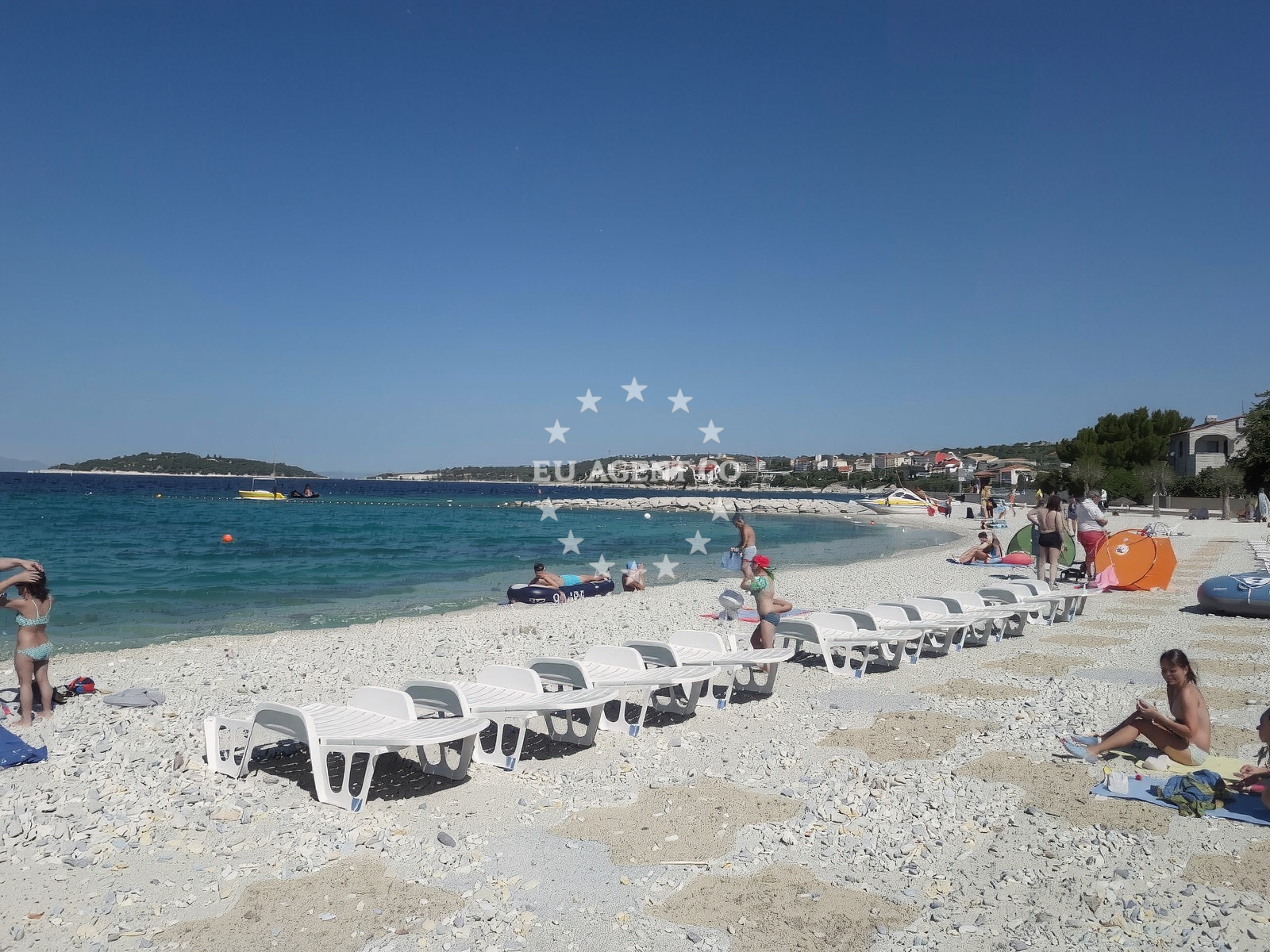 Beach facilities and surroundings at Sepurina beach in Miline ulica 122, Rogoznica