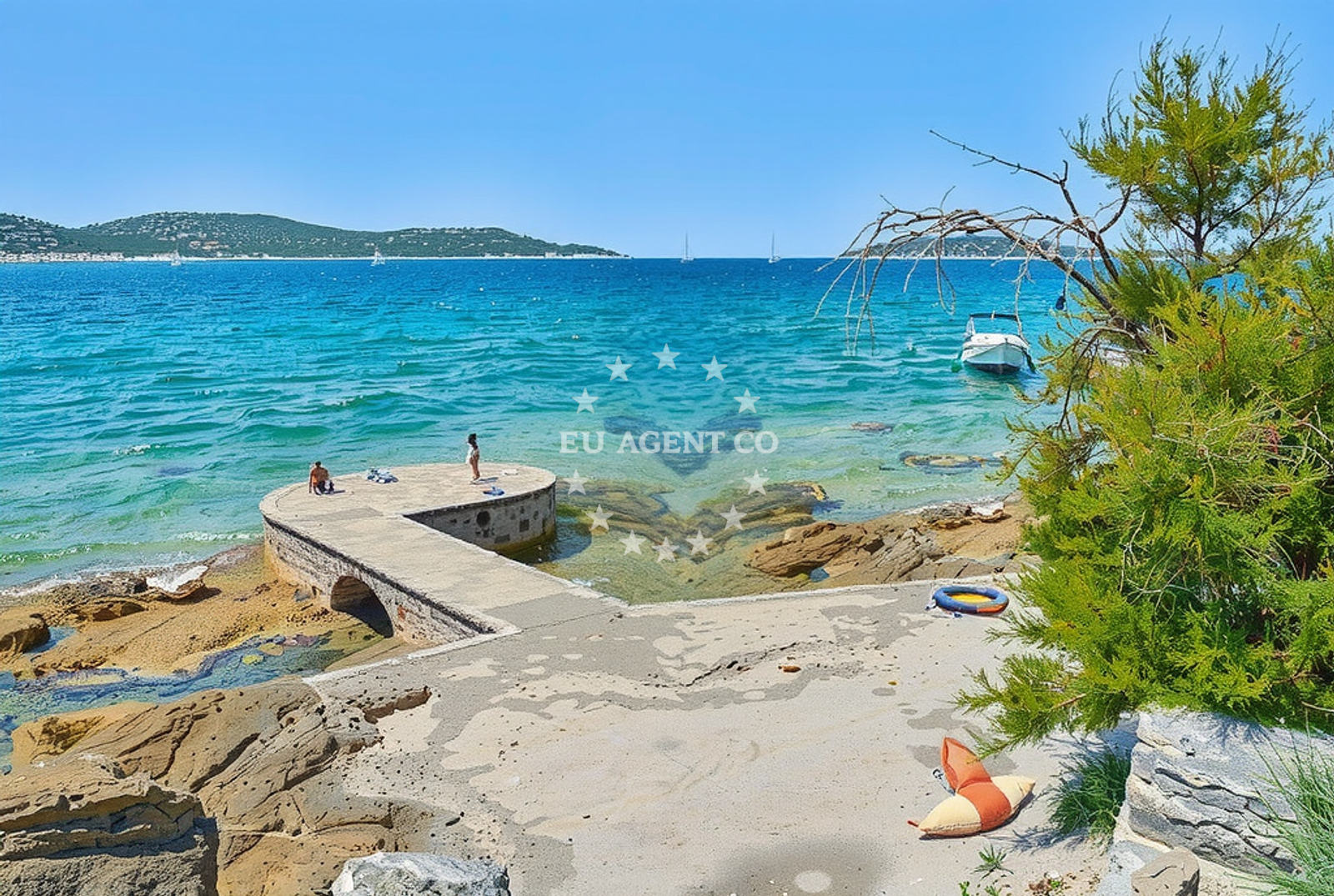 Shoreline and swimming area at Šepurine sjever 3, Prvić Šepurine (Prvić) Beach in Šepurine sjever 3