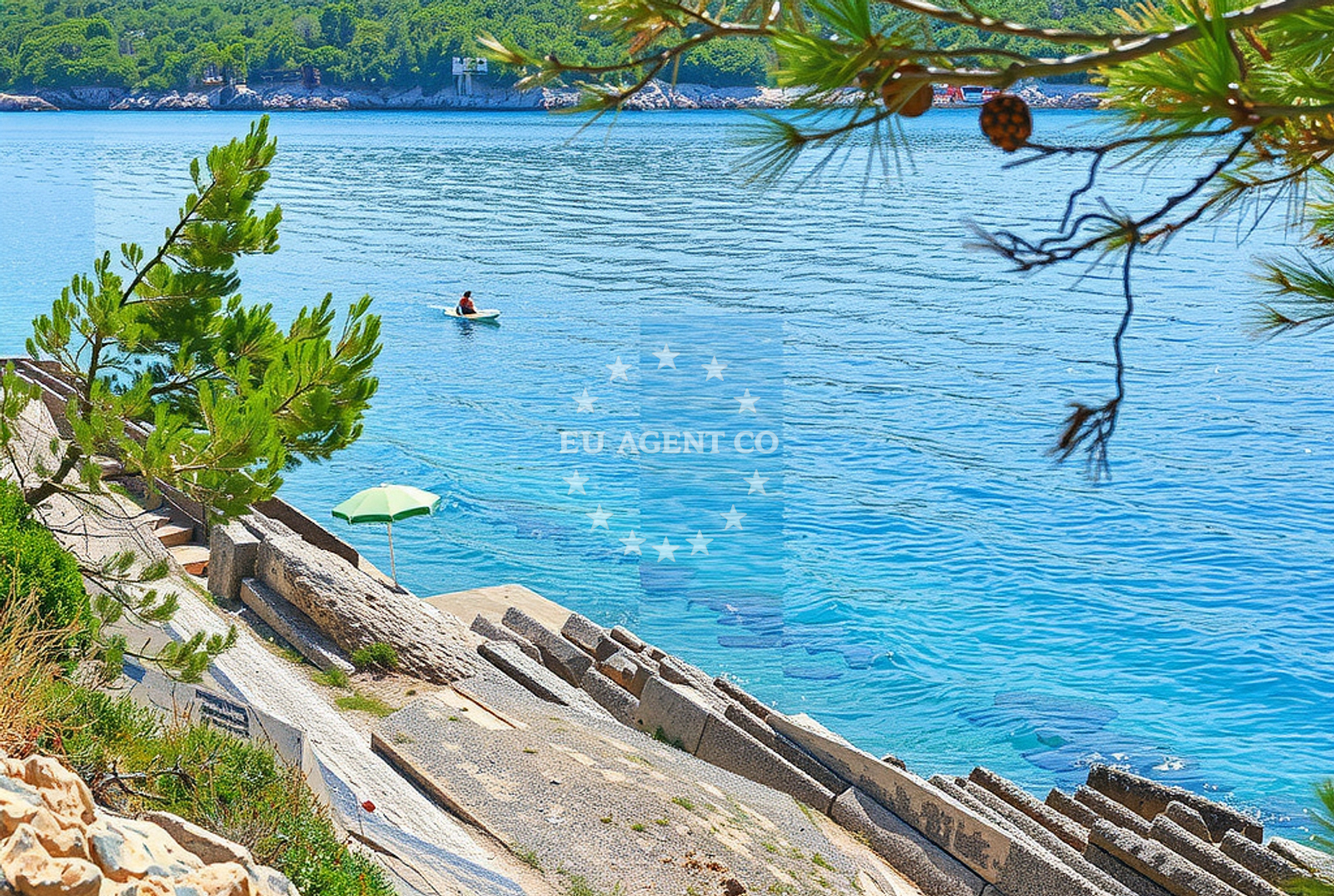 Shoreline and swimming area at Šešula, Maslinica (Šolta) Beach in Šešula