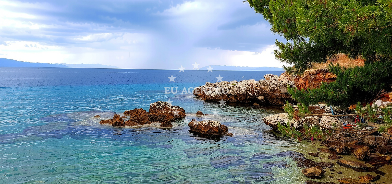 Shoreline and swimming area at ShadowSky beach in Izbitac 190, Drasnice