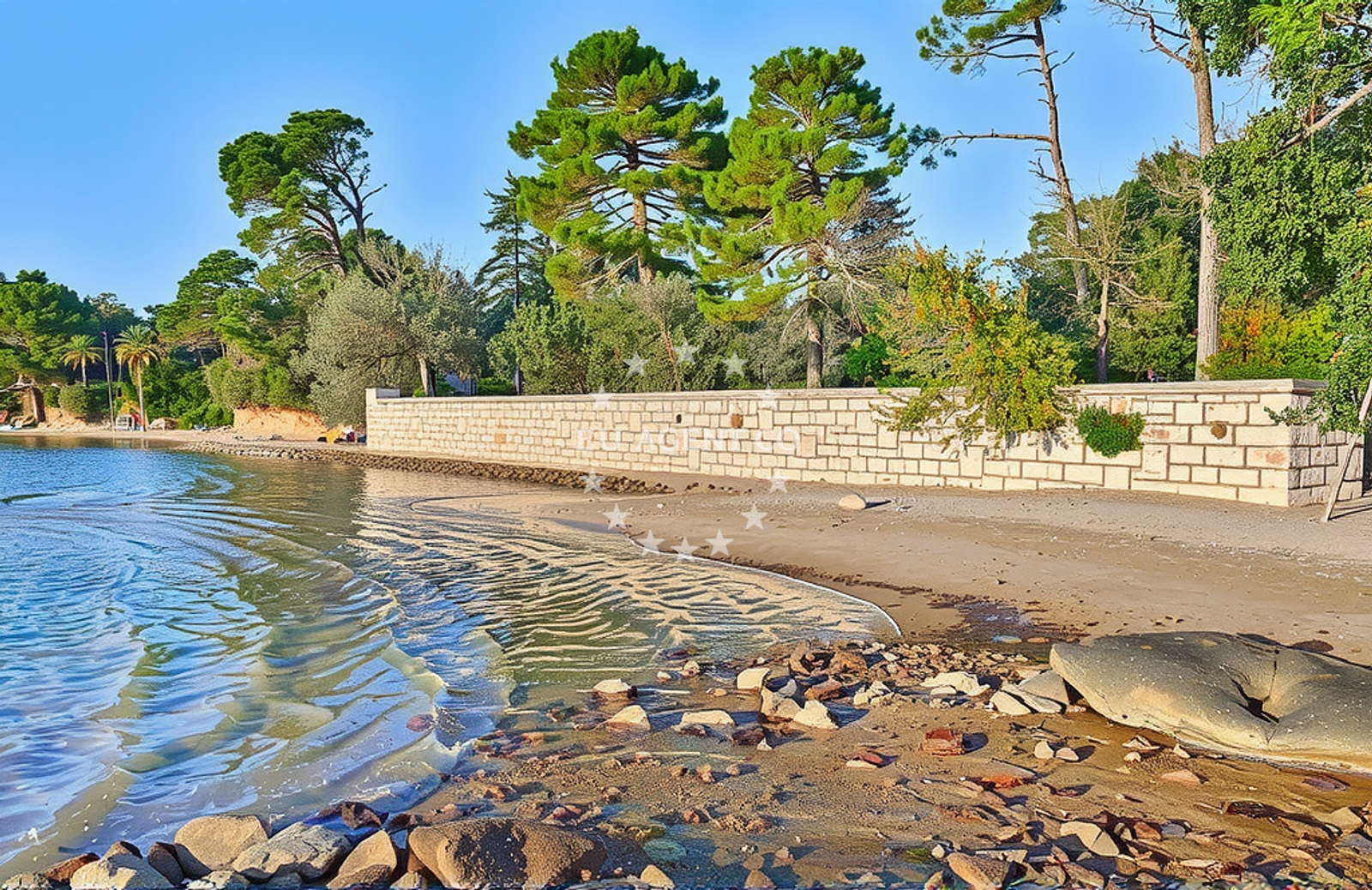 Beach facilities and surroundings at Siće jug, Lopar (Rab) Beach in Siće jug
